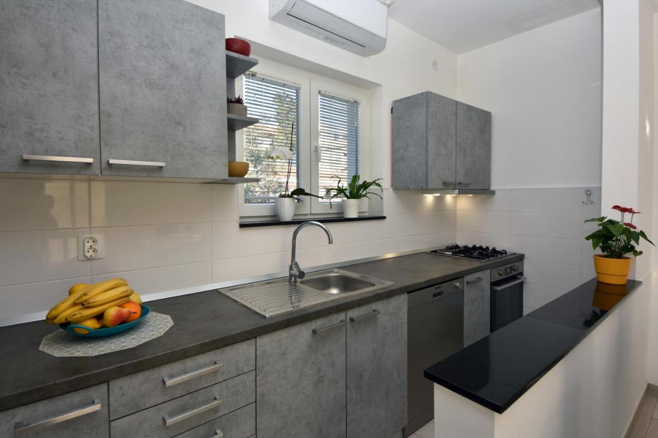 Greenvine Apartment Zára Kültér fotó